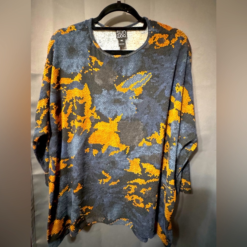 Sun Woo top. Like brand new. Petite M